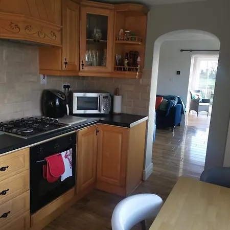 Tranquil Unit Close To Kells