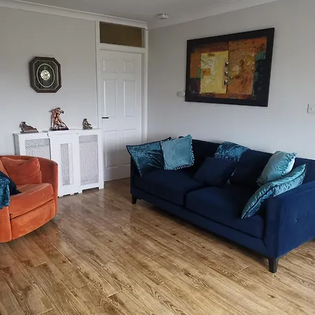 Tranquil Unit Close To Kells Apartman
