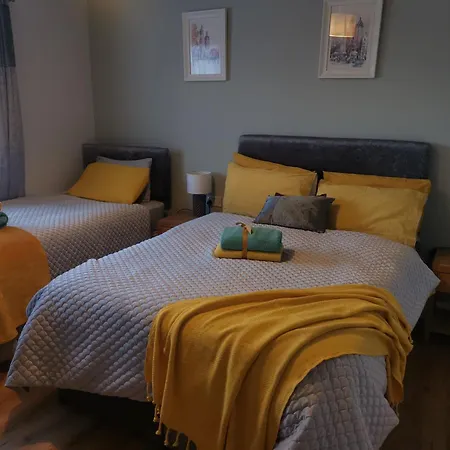 Tranquil Unit Close To Kells