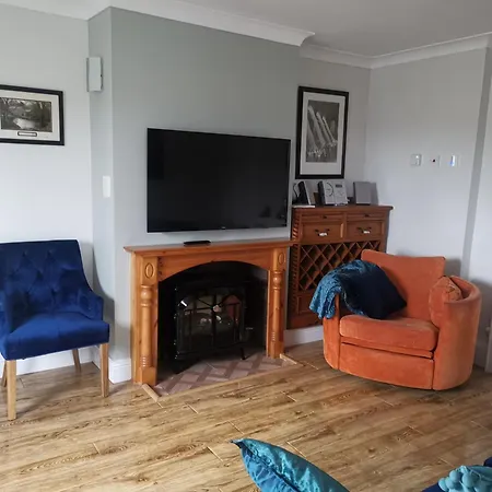 Tranquil Unit Close To Kells דירה *