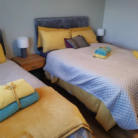 Tranquil Unit Close To Kells