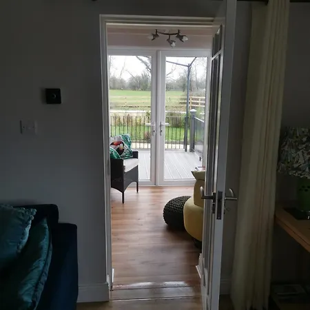 Tranquil Unit Close To Kells 킬케니