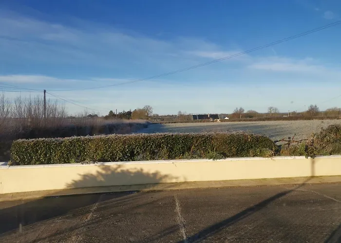 Tranquil Unit Close To Kells